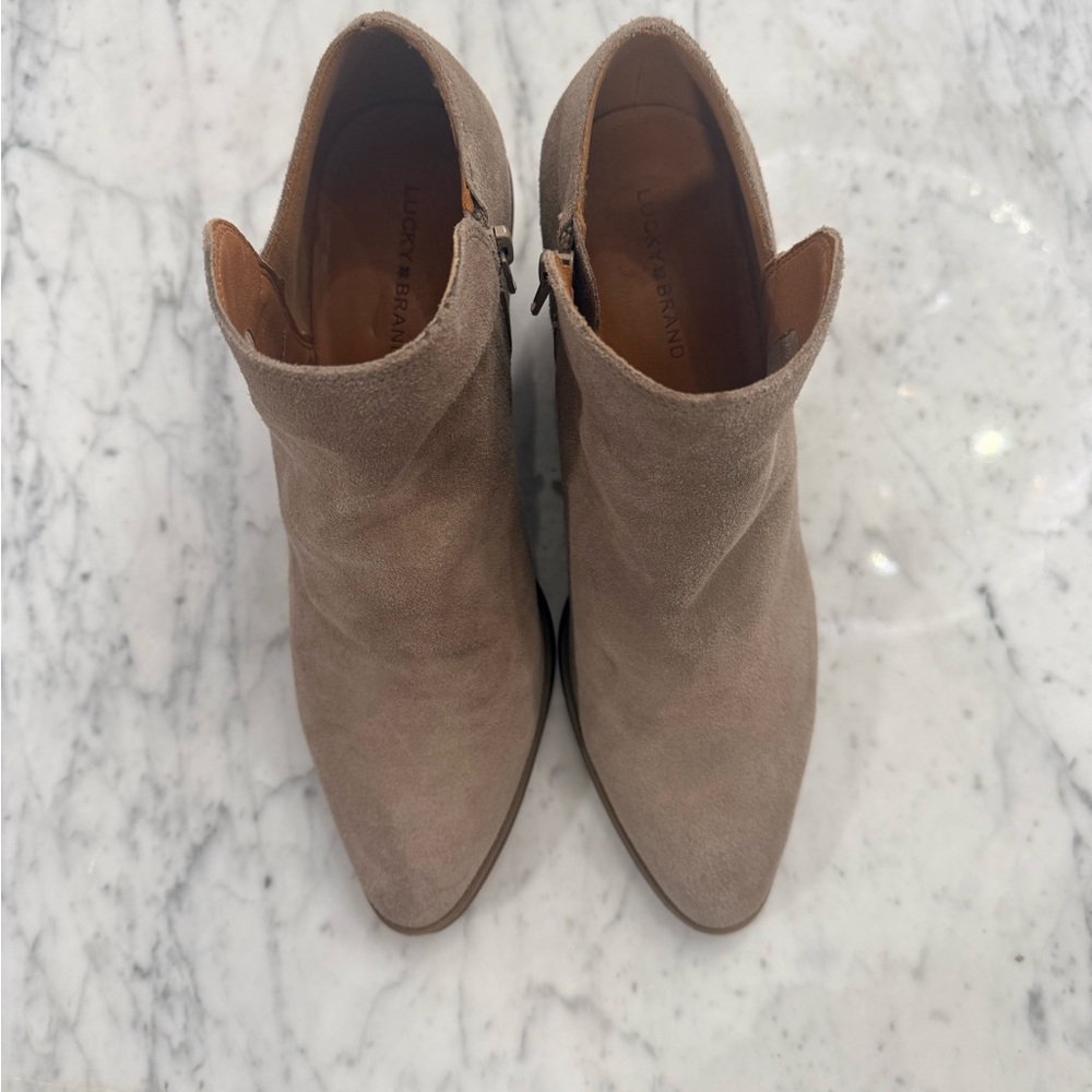 EXCELLENT Lucky Brand Leather Suede Tan Women’s Ankle Boot Size 9 - Picture 4 of 8